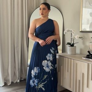 Abercrombie One-Shoulder Pleated flower Dress